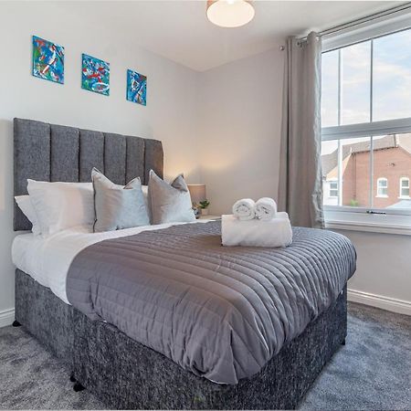 Host & Stay - The Bull Inn, 3 Double Rooms Fernhill Heath 外观 照片