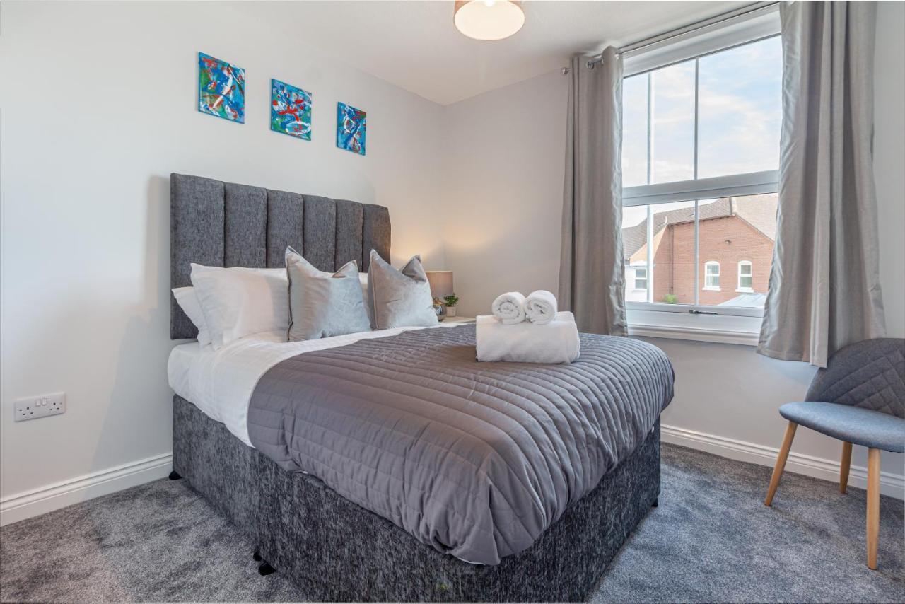 Host & Stay - The Bull Inn, 3 Double Rooms Fernhill Heath 外观 照片