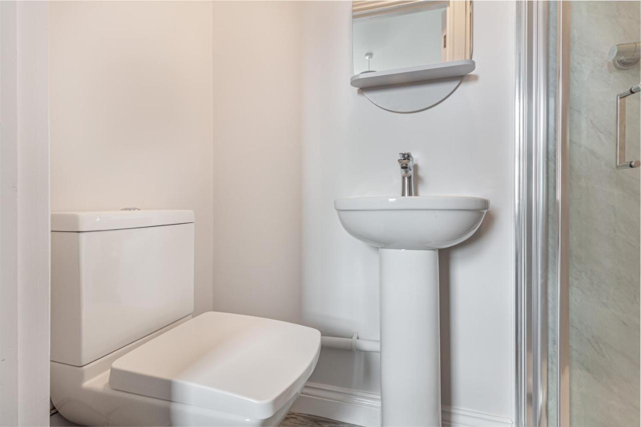 Host & Stay - The Bull Inn, 3 Double Rooms Fernhill Heath 外观 照片